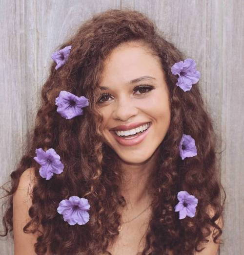 кестеняв Curls With Flowers