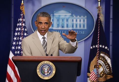 президент Obama tan suit
