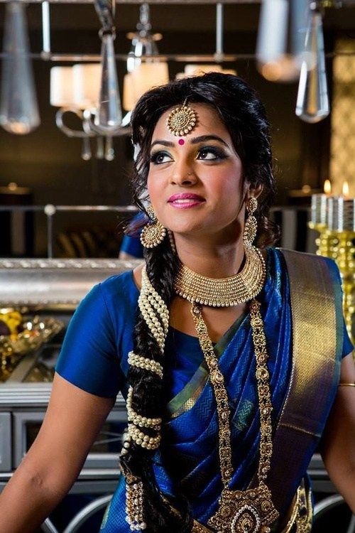 индийски wedding hairstyle with a braid