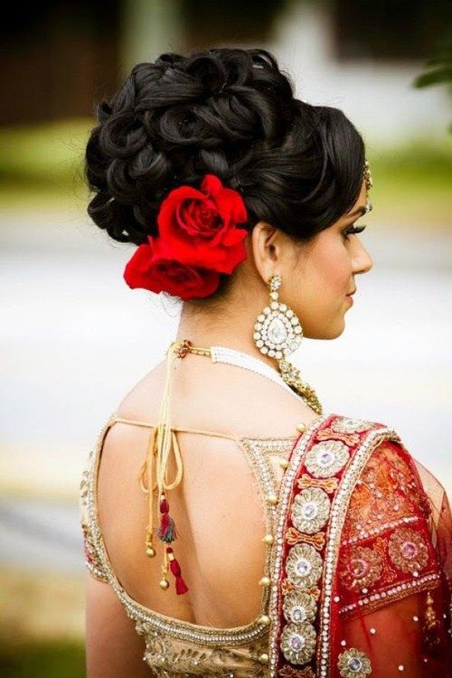 индийски bridal updo with flowers