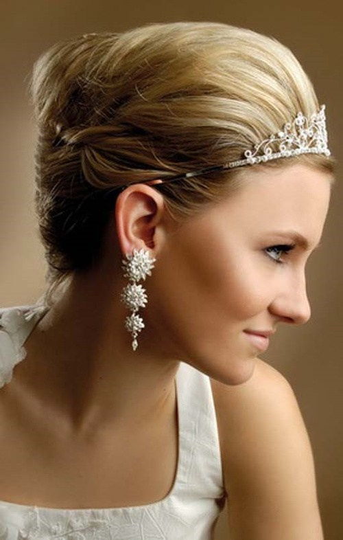 индийски wedding hairstyle with tiara