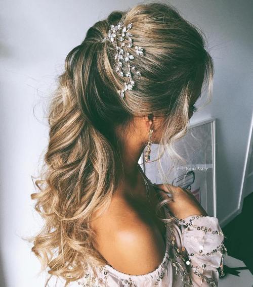 تصفيفة الشعر الزفاف بسيطة لشعر طويل