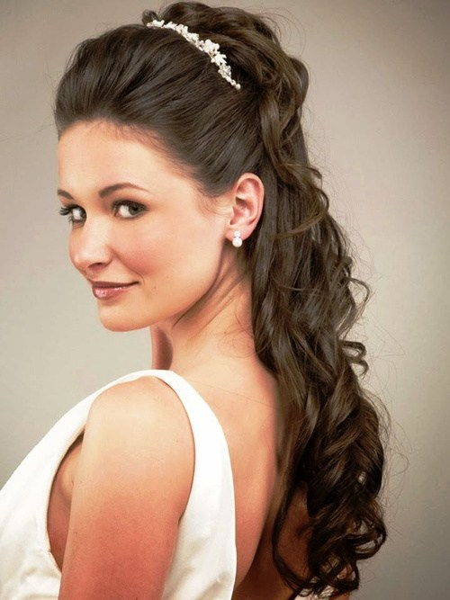 дълго curly wedding hairstyle