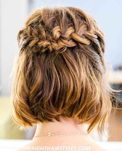 наполовина Up French Braid Crown