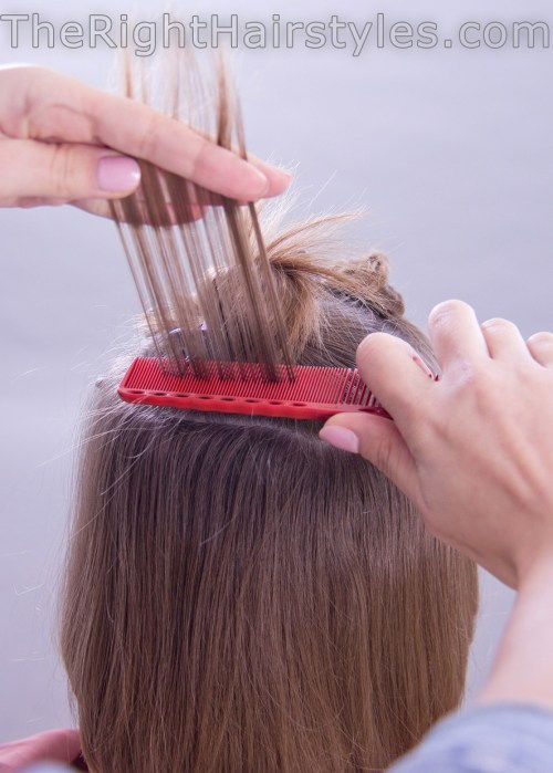 كيفية backcomb الشعر
