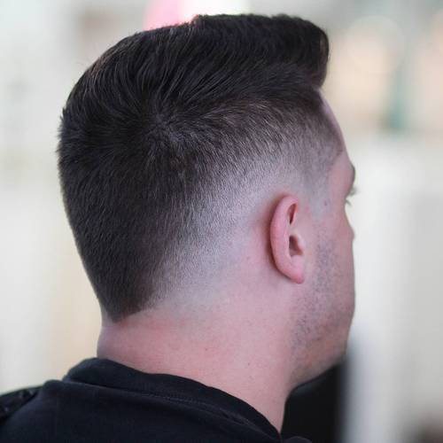 krátký haircut with mohawk fade