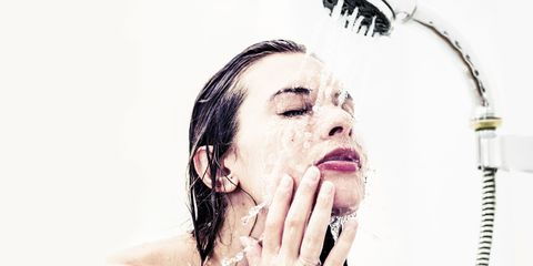 Gesicht Waschen Tipps Warum Sie Nie Ihr Gesicht In Der Dusche Waschen Sollten