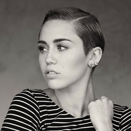 Miley Cyrus短胶凝发型
