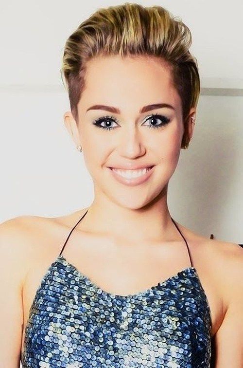 Miley Cyrus短发与底切