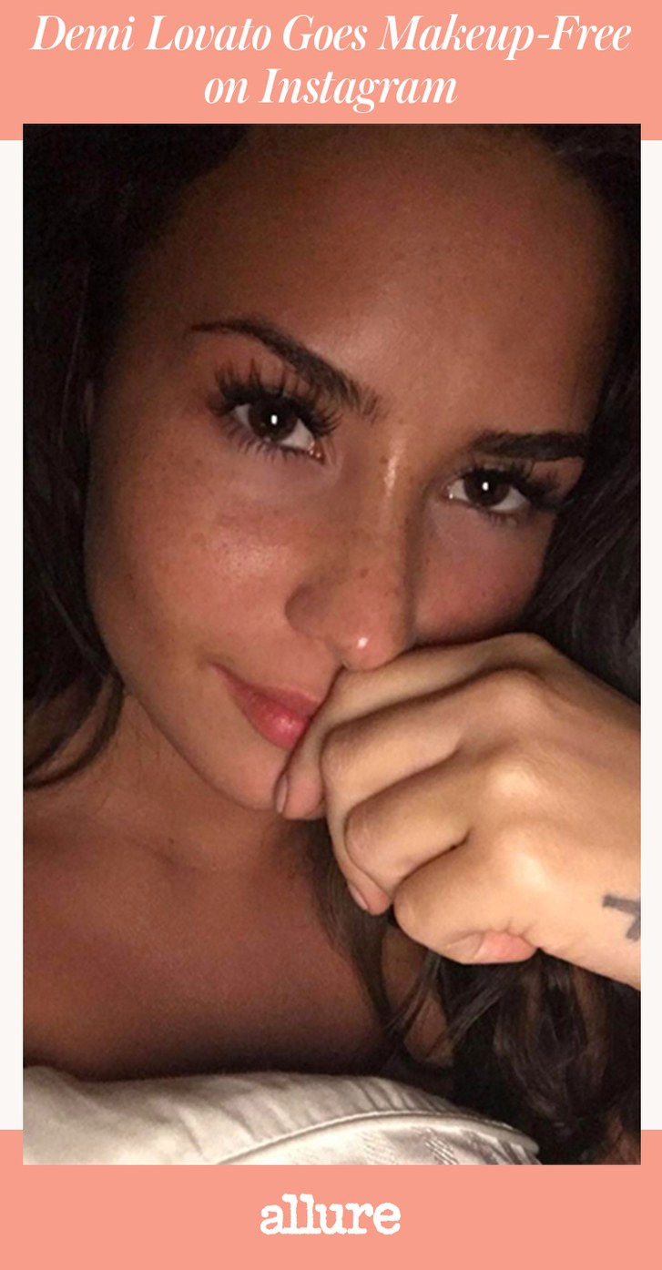 Demi Lovato geht Makeup-Free auf Instagram und zeigt ihre Freckl