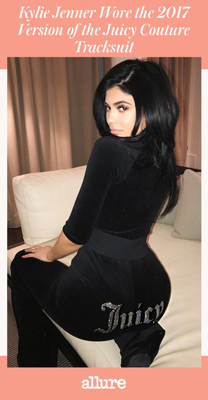 Kylie Jenner trug gerade die 2023 Version des Juicy Couture Trainingsanzugs