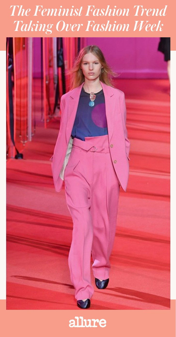 Růžový Pantsuits: The Feminist Fashion Trend Taking Over Fashion Week