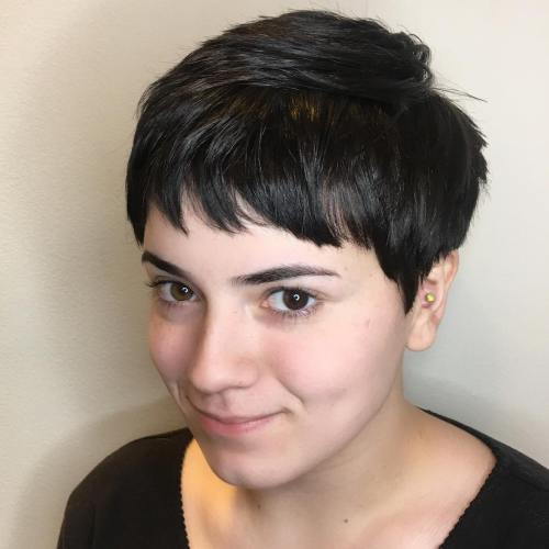 развълнуван Pixie With Cropped Bangs