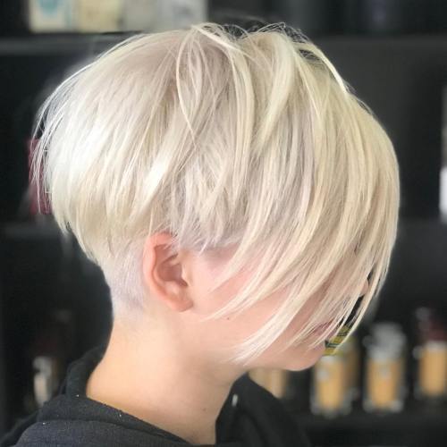 бял Blonde Layered Pixie With Undercut