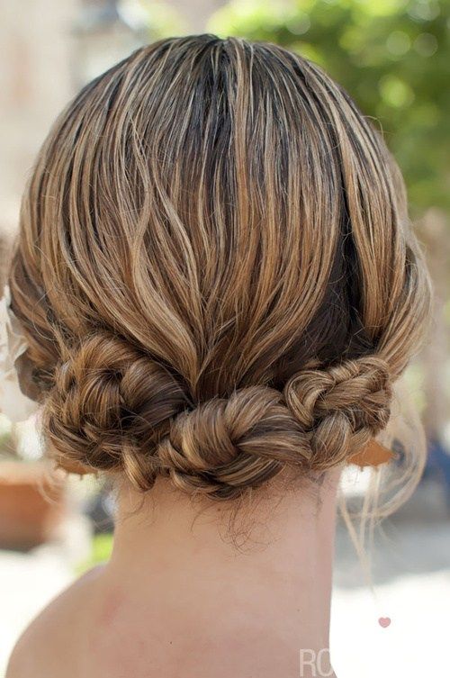 бърз knotted updo for medium hair