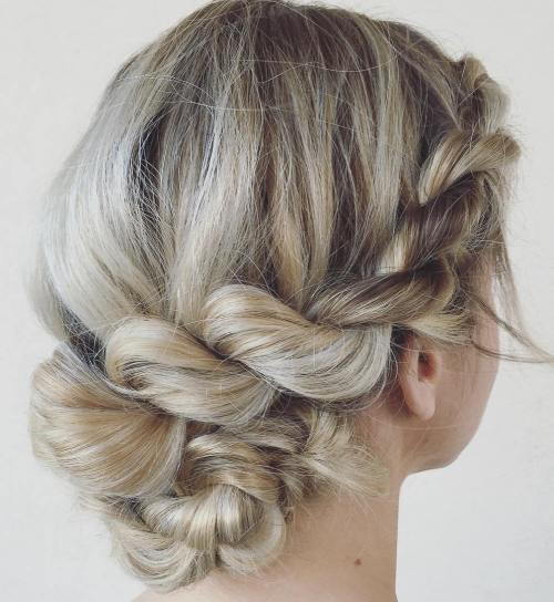 лесно Twisted Updo For Medium Hair