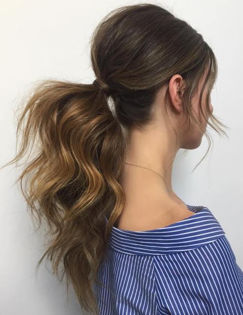 дълго Wavy Ponytail With A Bouffant