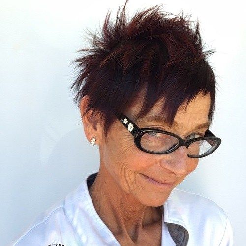 упорит short haircut for ladies over 70