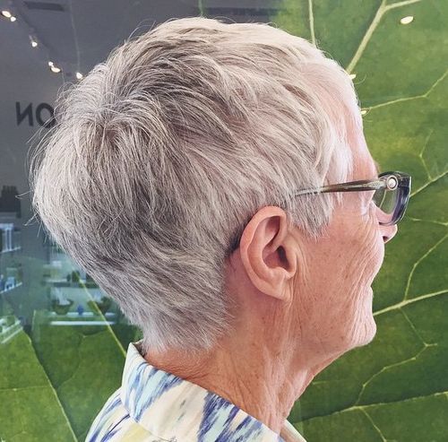 krátký gray hairstyle for women over 70