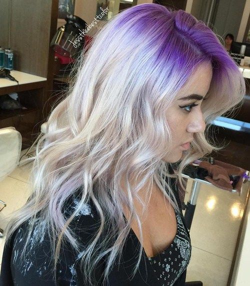 popel blonde hair with purple roots
