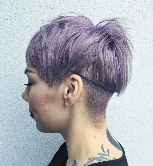 Pastell lila hinterschnittene Frisur