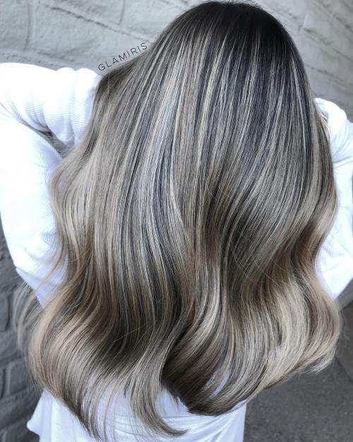 Temný Grey Hair With Babylights